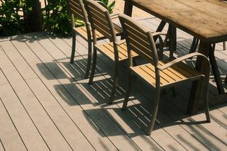 Terrasse en caillebotis : support, pente et pose
